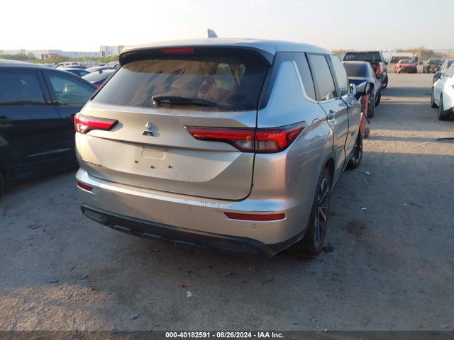 2022 MITSUBISHI OUTLANDER JA4J4TA89NZ074402 Photo 3