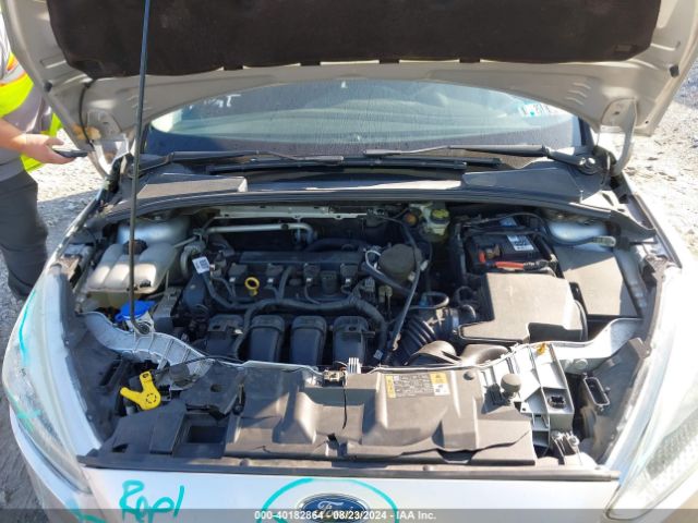 1FADP3K28FL301013 Ford FOCUS SE