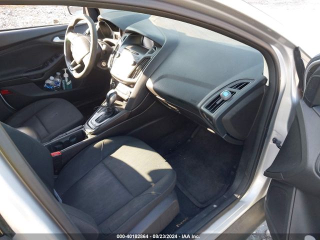 1FADP3K28FL301013 Ford FOCUS SE