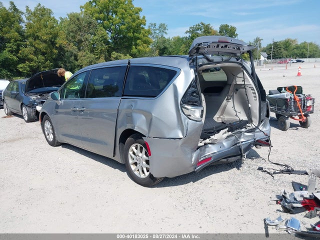 Chrysler Pacifica Touring 2020 2C4RC1FG4LR108091 Image 3