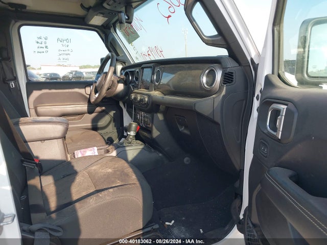 1C4HJXEG1JW321686 Jeep Wrangler Unlimited Sahara 4x4