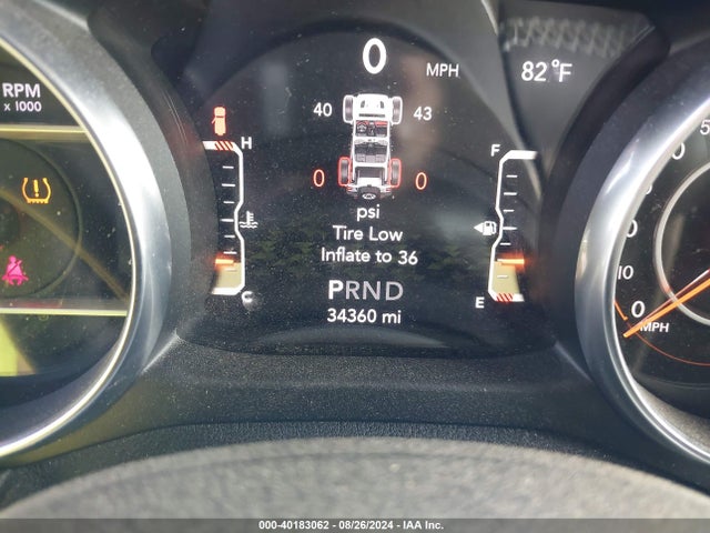 1C4HJXEG1JW321686 Jeep Wrangler Unlimited Sahara 4x4