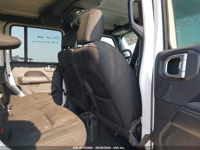 1C4HJXEG1JW321686 Jeep Wrangler Unlimited Sahara 4x4