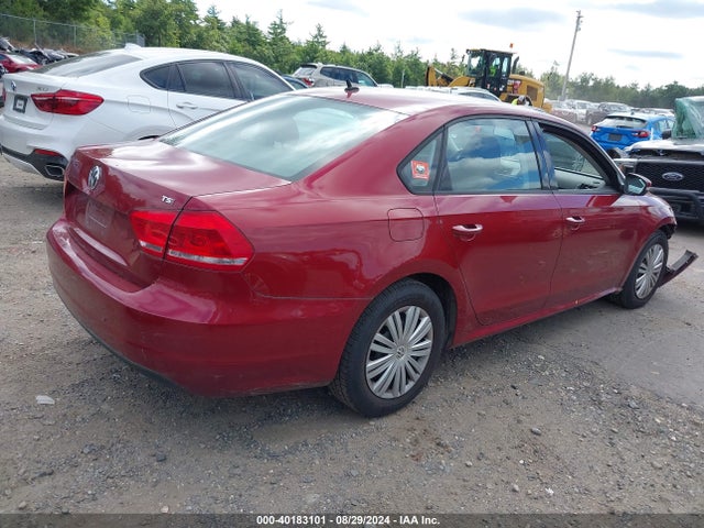 1VWAT7A35FC047283 Volkswagen Passat 1.8t S
