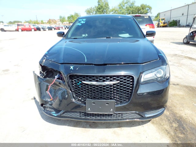 2C3CCAAG2JH308651 Chrysler 300 Touring