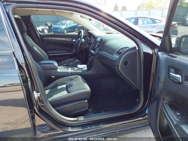 2C3CCAAG2JH308651 Chrysler 300 Touring
