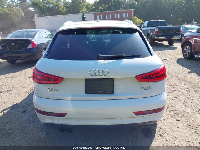 Audi Q3 2.0t Premium Plus 2015 WA1GFCFS3FR013833 Image 17