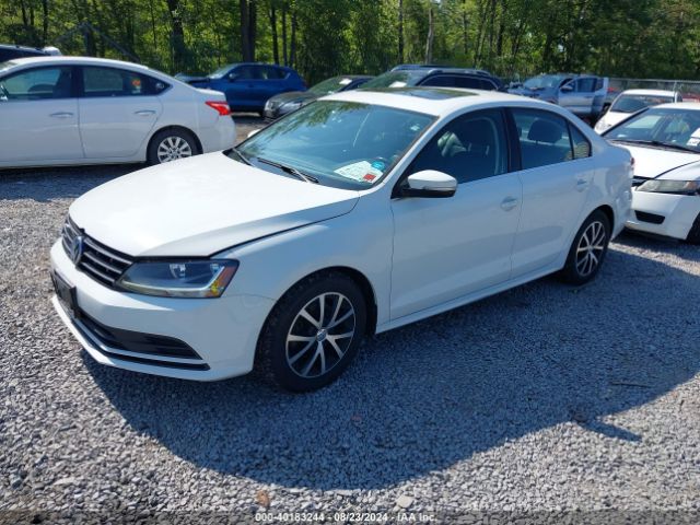 3VWDB7AJ0JM261779 Volkswagen Jetta 1.4t Se/1.4t Wolfsburg Edition