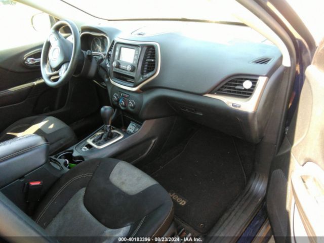 1C4PJLAB2FW711945 Jeep Cherokee Sport