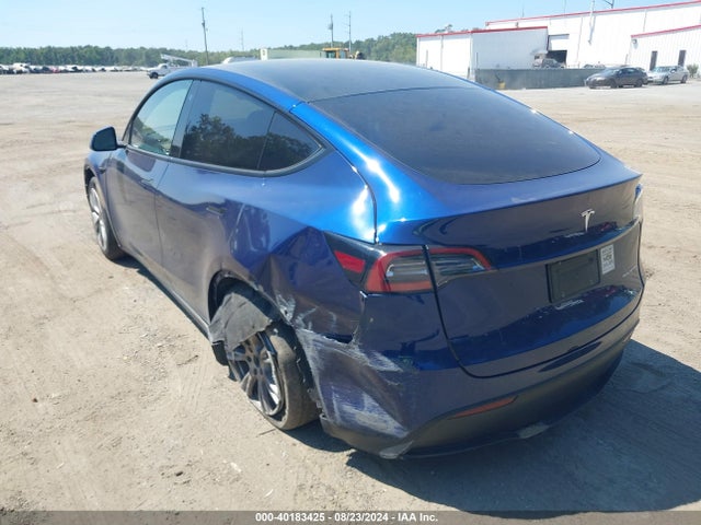 2023 TESLA MODEL Y 7SAYGDEE1PA030579 Photo 2