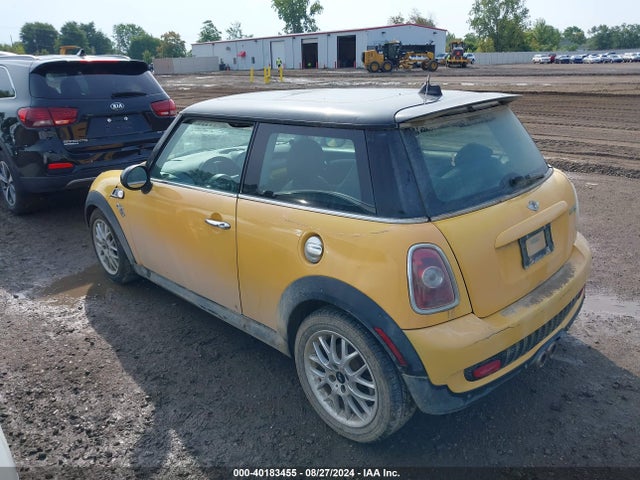2008 MINI COOPER S WMWMF73588TT92216 Photo 2