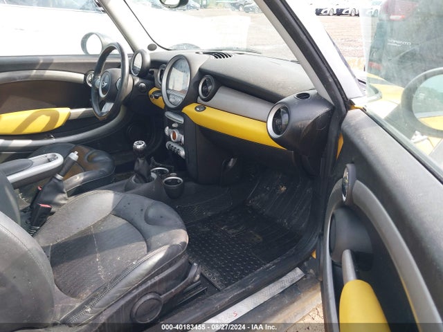2008 MINI COOPER S WMWMF73588TT92216 Photo 4