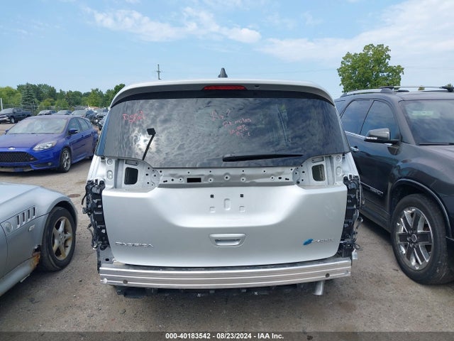 Chrysler Pacifica Hybrid Select 2024 2C4RC1S71RR141550 Image 16