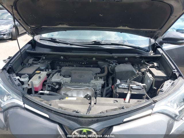 Toyota Rav4 Xle 2017 2T3RFREV2HW675676 Image 10