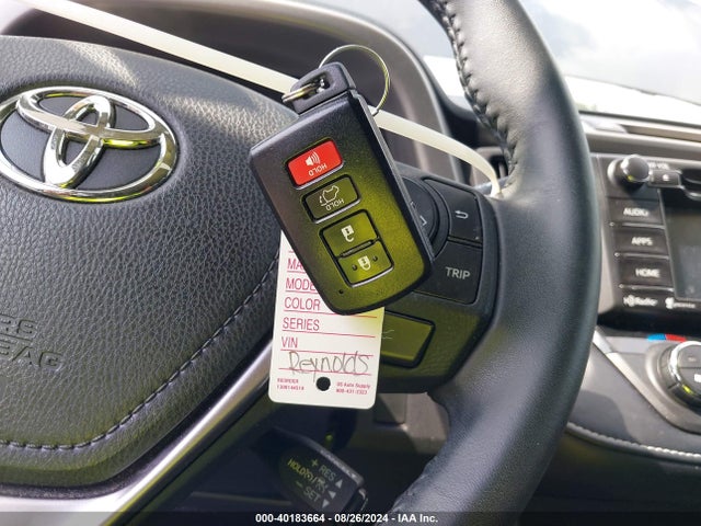 Toyota Rav4 Xle 2017 2T3RFREV2HW675676 Image 11