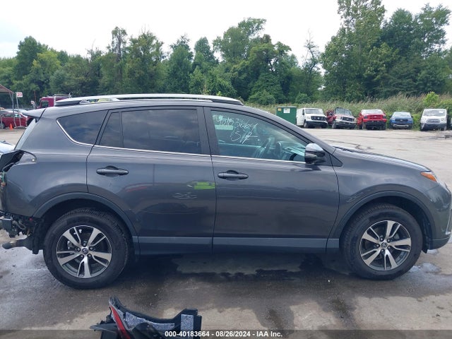 Toyota Rav4 Xle 2017 2T3RFREV2HW675676 Image 14