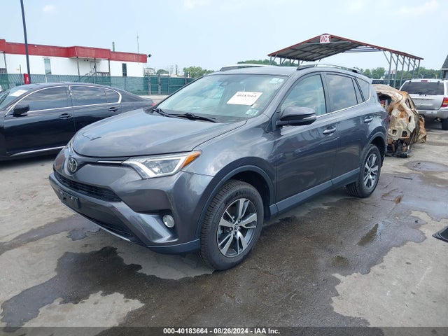 Toyota Rav4 Xle 2017 2T3RFREV2HW675676 Image 2