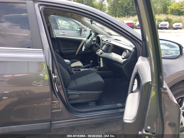 Toyota Rav4 Xle 2017 2T3RFREV2HW675676 Image 5