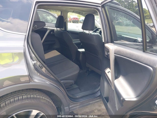 Toyota Rav4 Xle 2017 2T3RFREV2HW675676 Image 8
