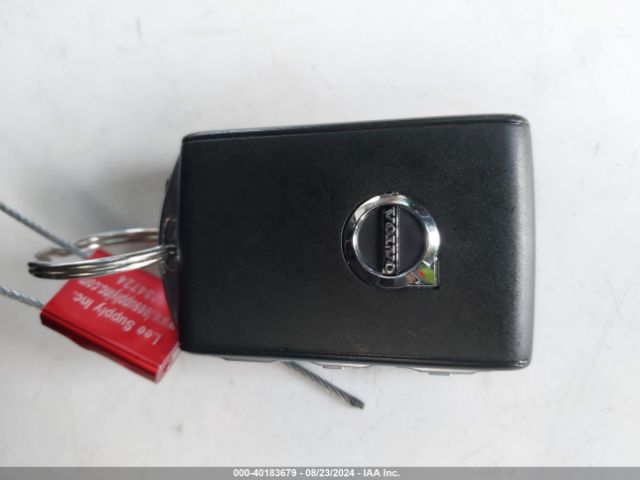 YV4L12RK8R1920621 Volvo Xc60 B5 Core Dark Theme