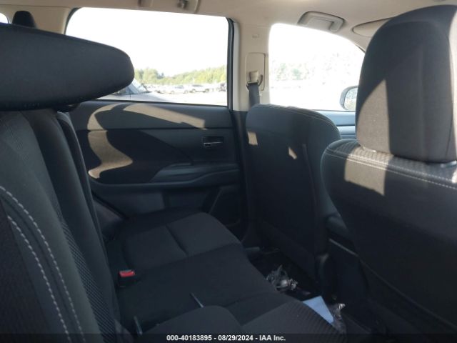JA4AZ3A38HZ021474 Mitsubishi Outlander Se
