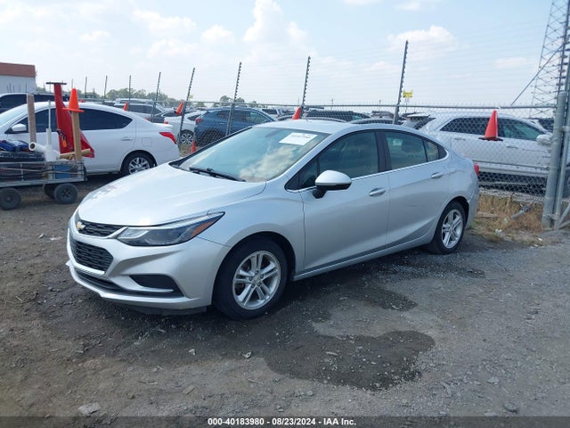 Chevrolet Cruze Lt Auto 2018 1G1BE5SMXJ7230007 Image 2