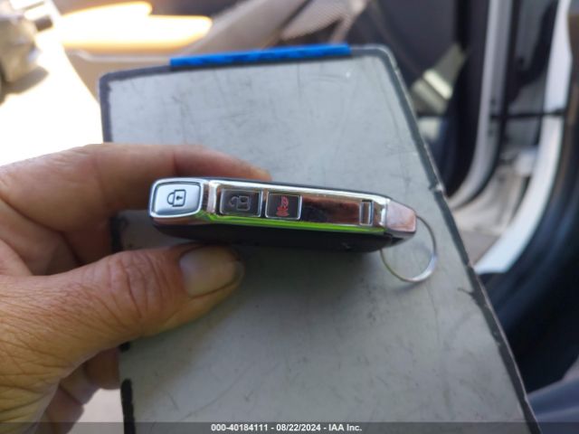 KNDER2AA5R7590229 KIA SELTOS EX