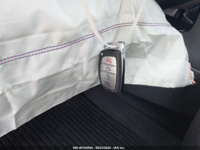 KMHD35LH8GU264640 Hyundai ELANTRA GT