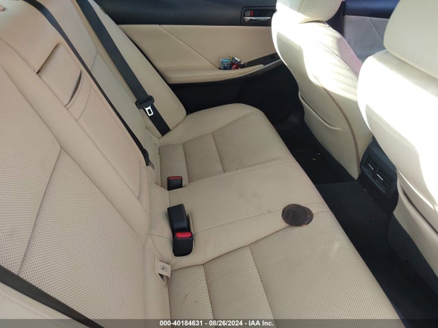 JTHBA1D2XG5003944 Lexus IS 200T