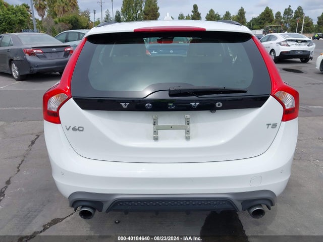 Volvo V60 T5 Dynamic 2018 YV140MEL7J2385522 Image 16