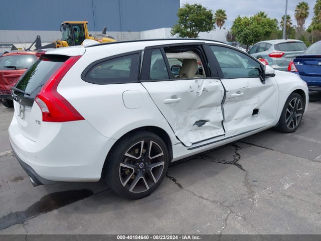 2018 VOLVO V60 YV140MEL7J2385522 Photo 3