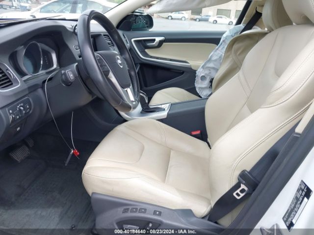 2018 VOLVO V60 YV140MEL7J2385522 Photo 4