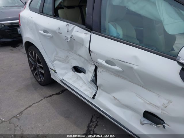 2018 VOLVO V60 YV140MEL7J2385522 Photo 5