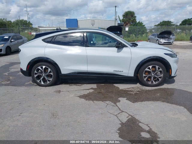 Ford Mustang Mach-e Premium 2023 3FMTK3SUXPMB05382 Image 13