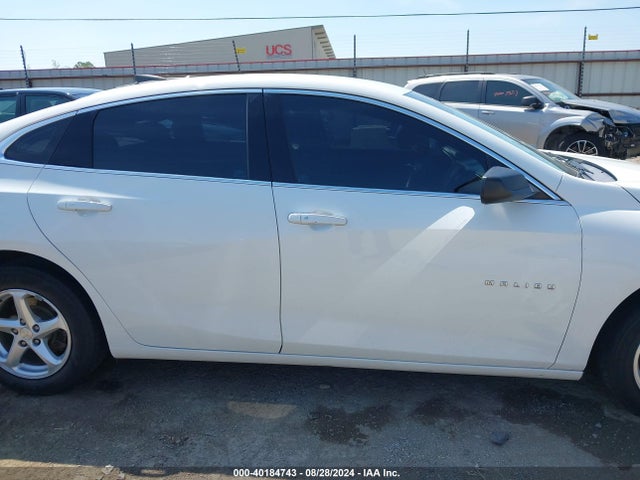 1G1ZB5ST5JF195008 Chevrolet Malibu 1ls