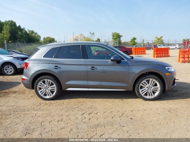 WA1BNAFY5J2139215 Audi Q5 2.0t Premium/2.0t Tech Premium