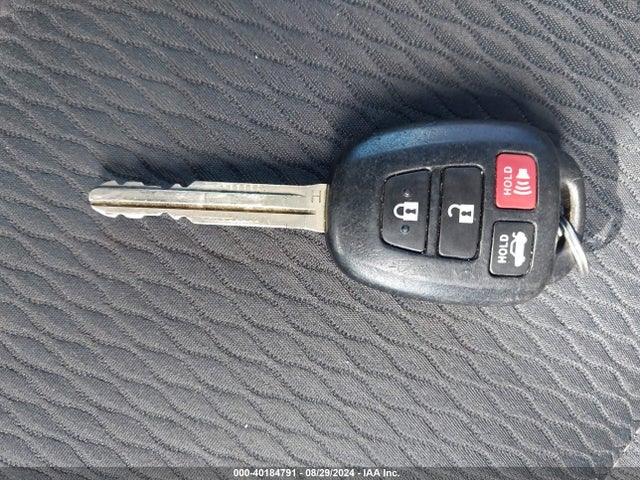 Toyota COROLLA LE 2018 5YFBURHE9JP804001 Image 11
