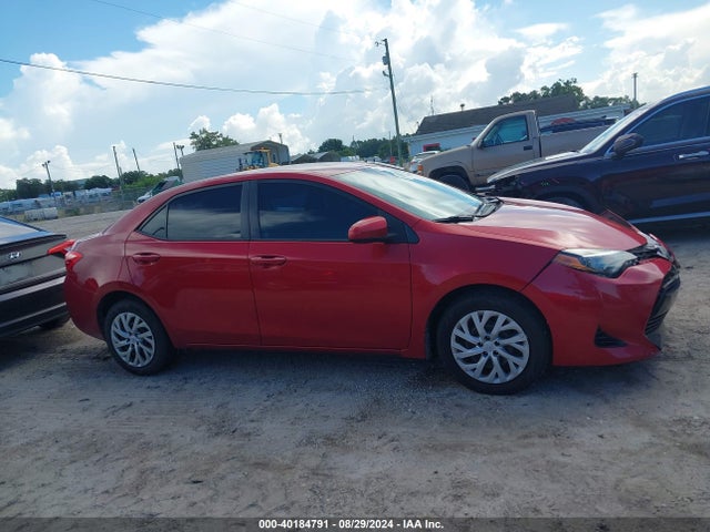 Toyota COROLLA LE 2018 5YFBURHE9JP804001 Image 13