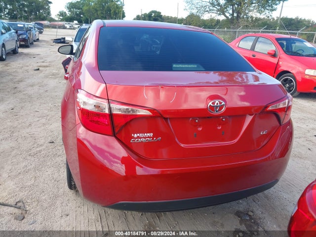 Toyota COROLLA LE 2018 5YFBURHE9JP804001 Image 16