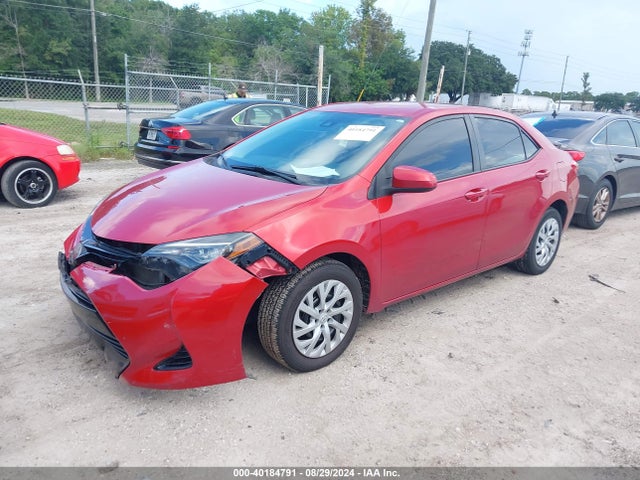 Toyota COROLLA LE 2018 5YFBURHE9JP804001 Image 2