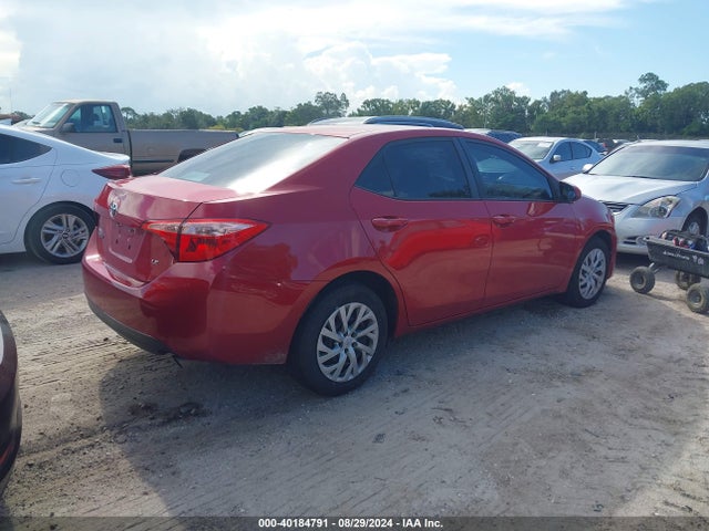 Toyota COROLLA LE 2018 5YFBURHE9JP804001 Image 4