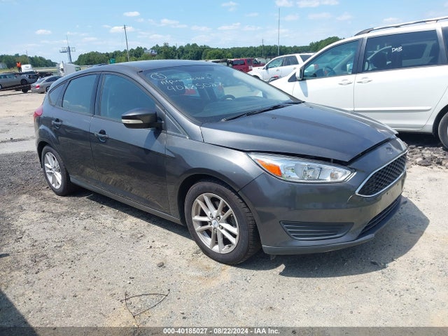 Ford FOCUS SE 2015 1FADP3K27FL311144 Image 1