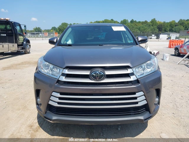 Toyota Highlander Le Plus 2018 5TDZZRFHXJS268244 Image 11