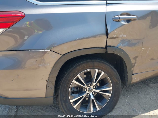 Toyota Highlander Le Plus 2018 5TDZZRFHXJS268244 Image 6