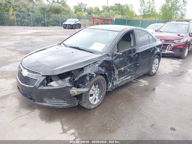Chevrolet Cruze Ls Manual 2014 1G1PB5SH1E7191301 Image 2