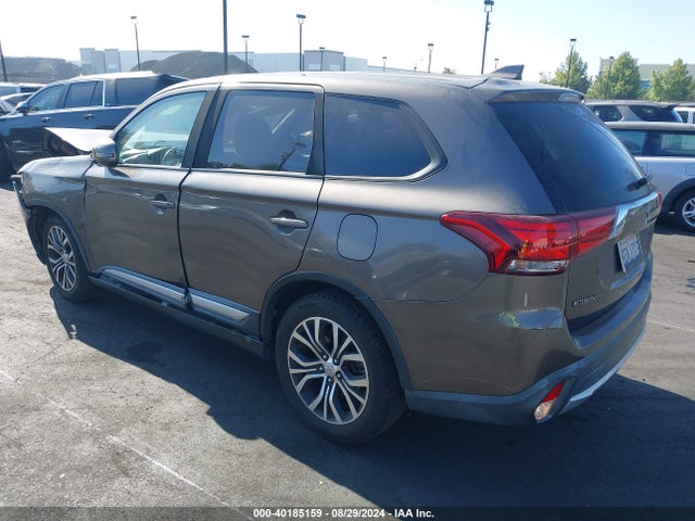 JA4AD3A37JZ031837 Mitsubishi Outlander Se