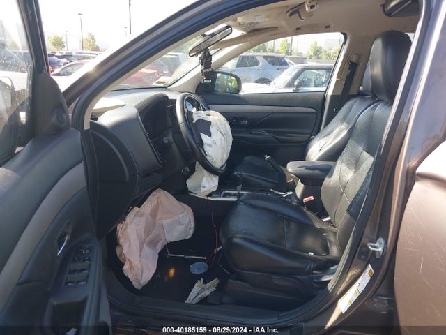 JA4AD3A37JZ031837 Mitsubishi Outlander Se