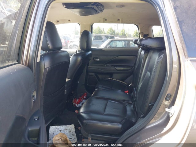 JA4AD3A37JZ031837 Mitsubishi Outlander Se