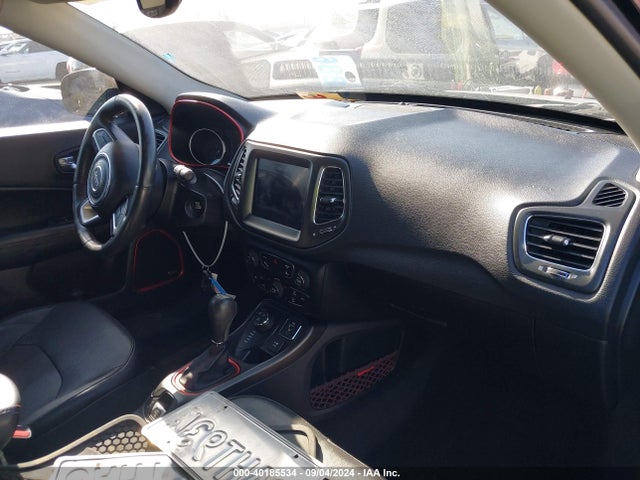 3C4NJDDB8HT631888 Jeep New Compass Trailhawk 4x4