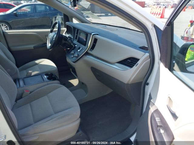 5TDKZ3DC5HS795074 Toyota Sienna Le 8 Passenger